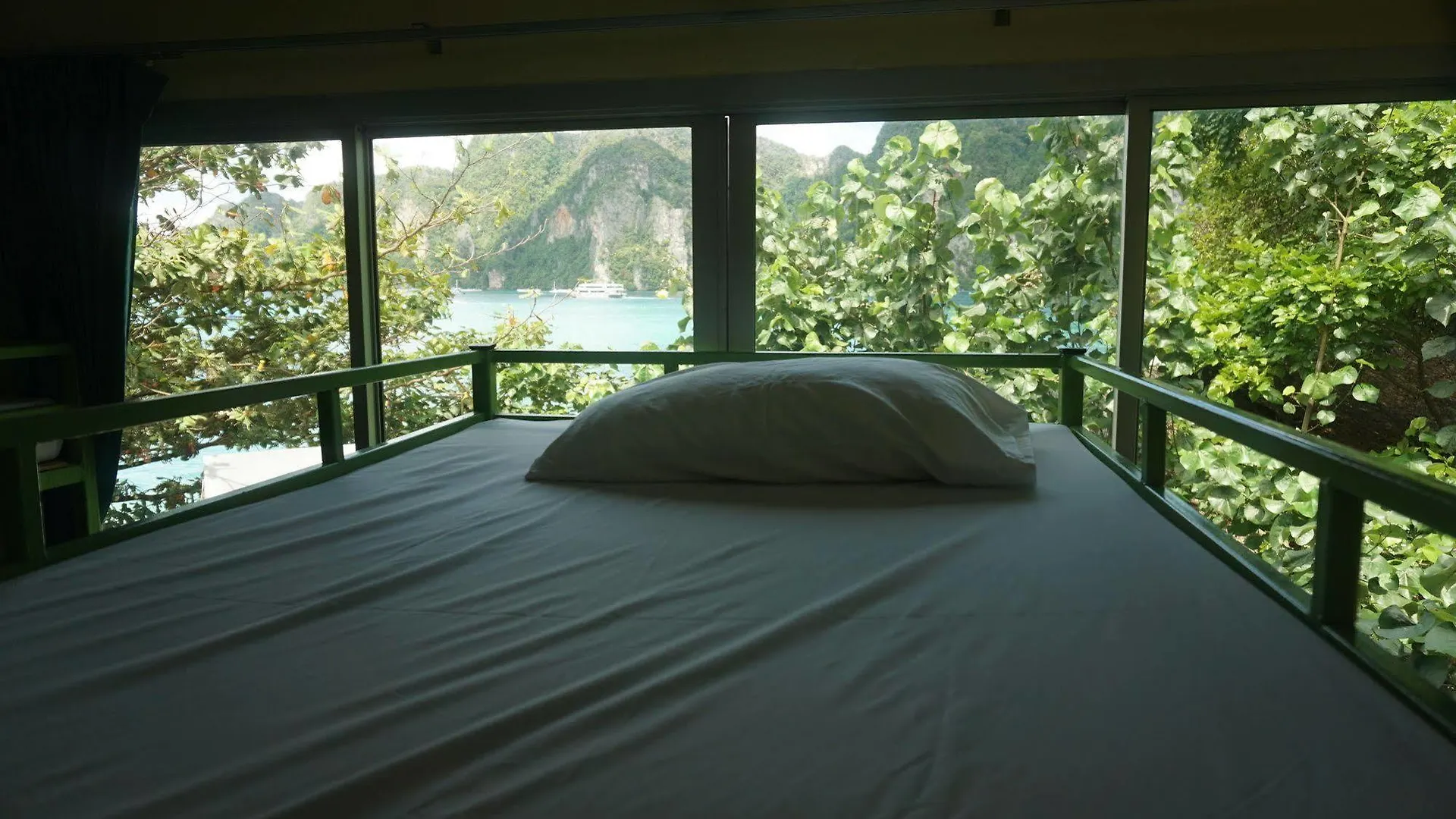 Chaokoh Phi Phi Hostel Thailand